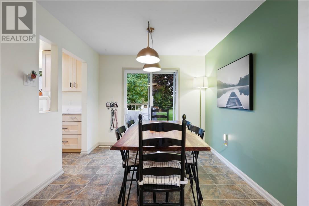 147 THORNE Street - 22