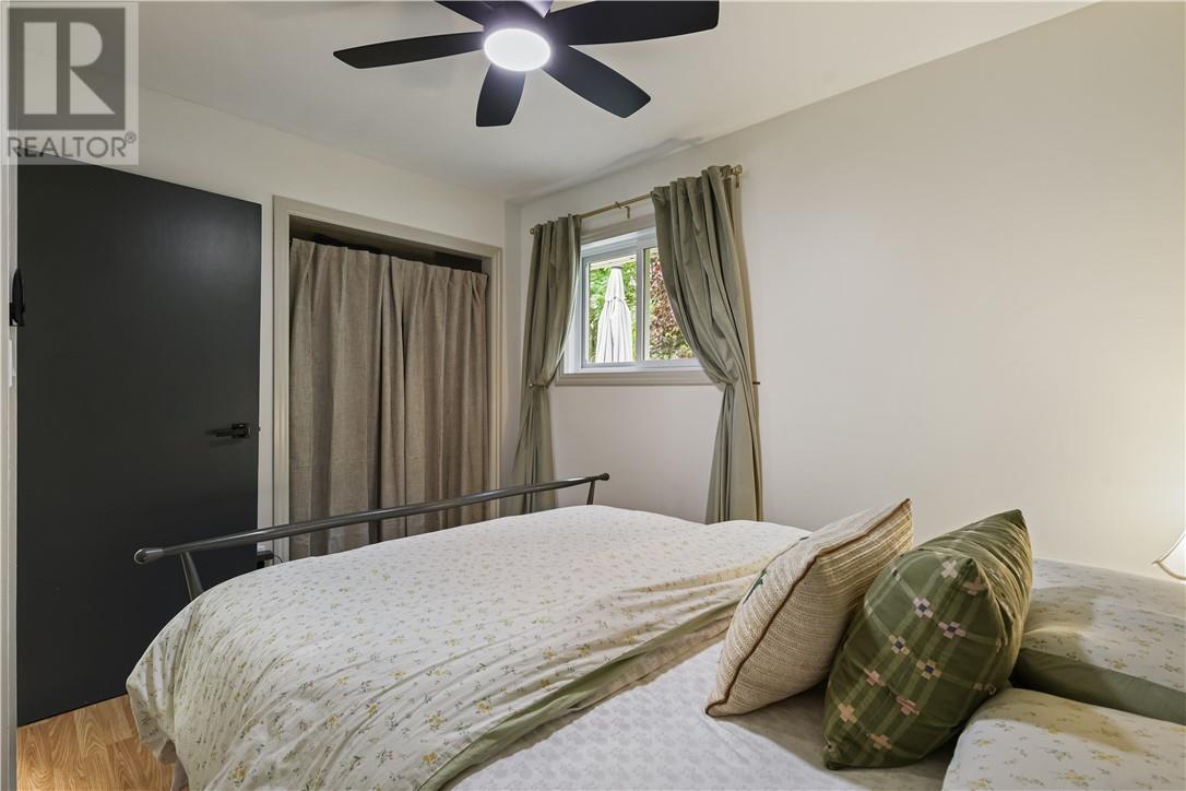 147 THORNE Street - 26