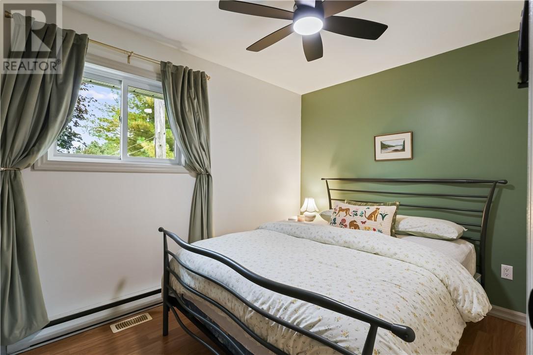 147 THORNE Street - 28