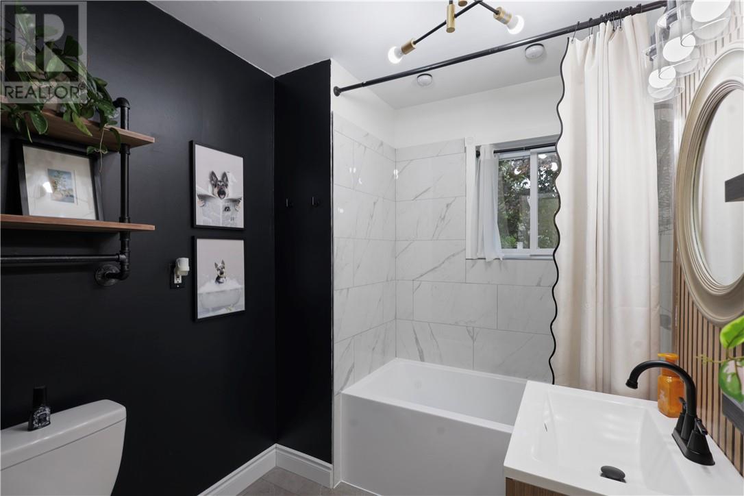 147 THORNE Street - 32