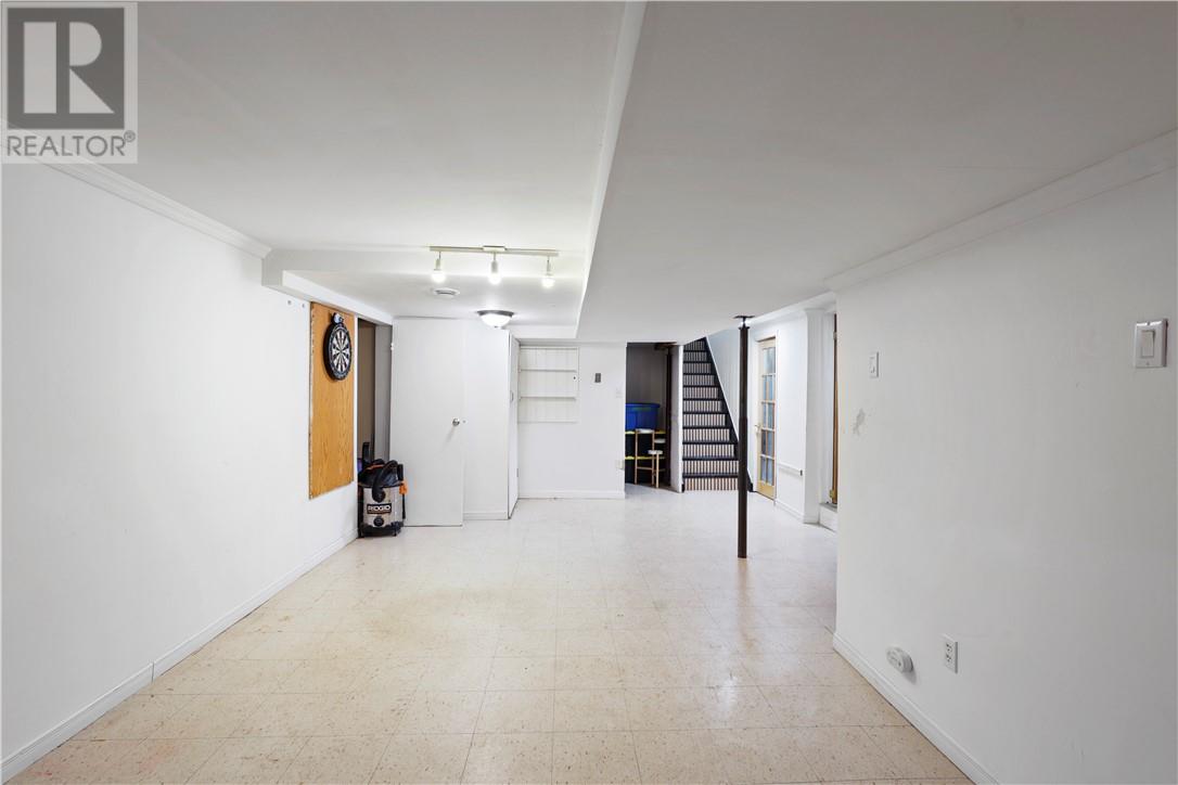 147 THORNE Street - 33