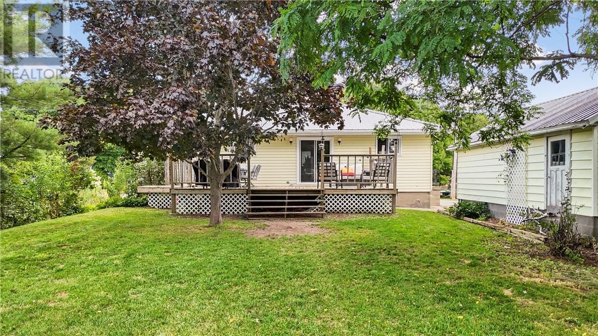 147 THORNE Street - 5