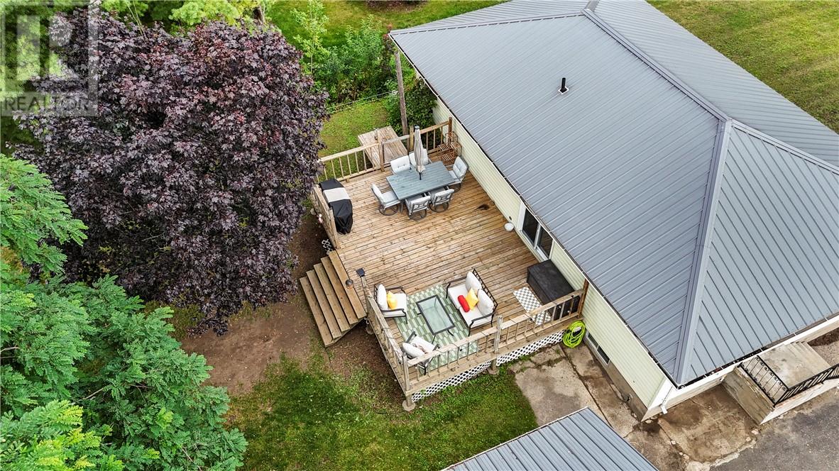 147 THORNE Street - 8