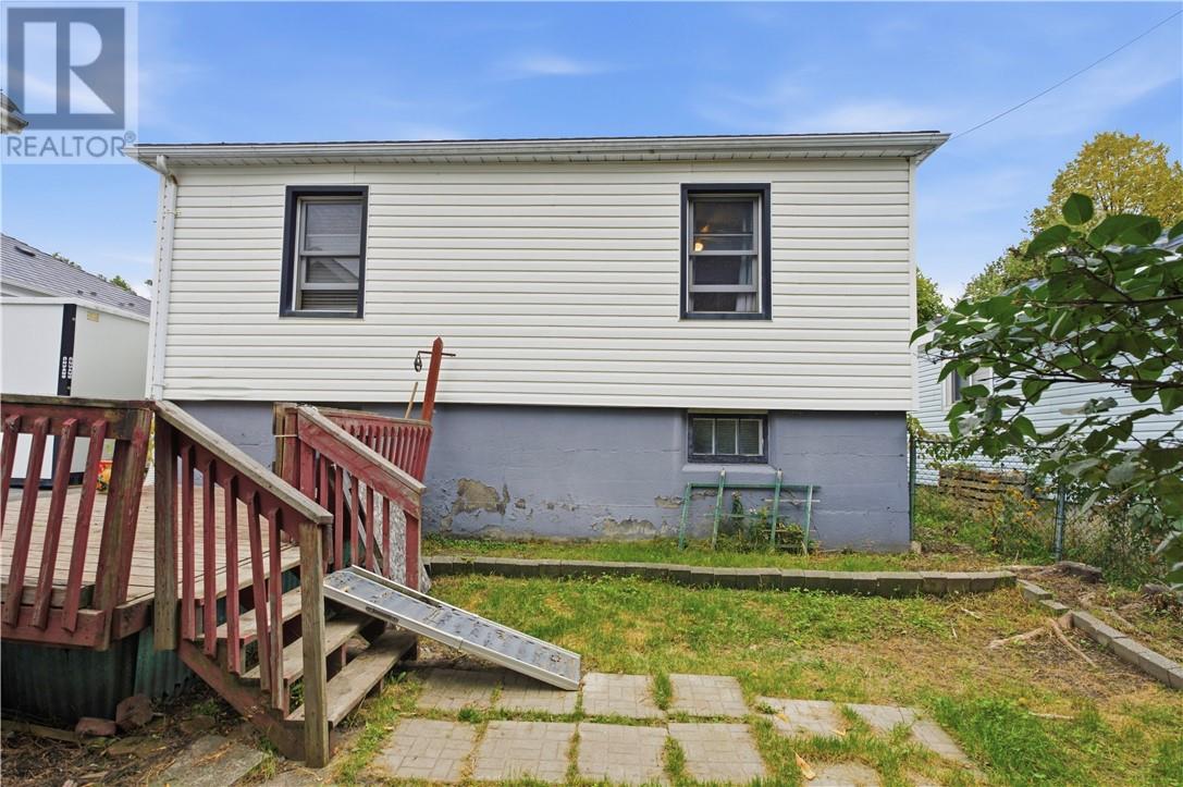 697 Prete Street - 26