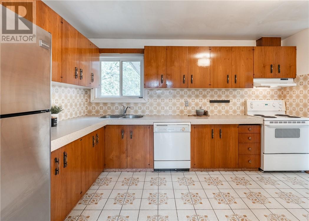 593 Danforth Avenue - 12