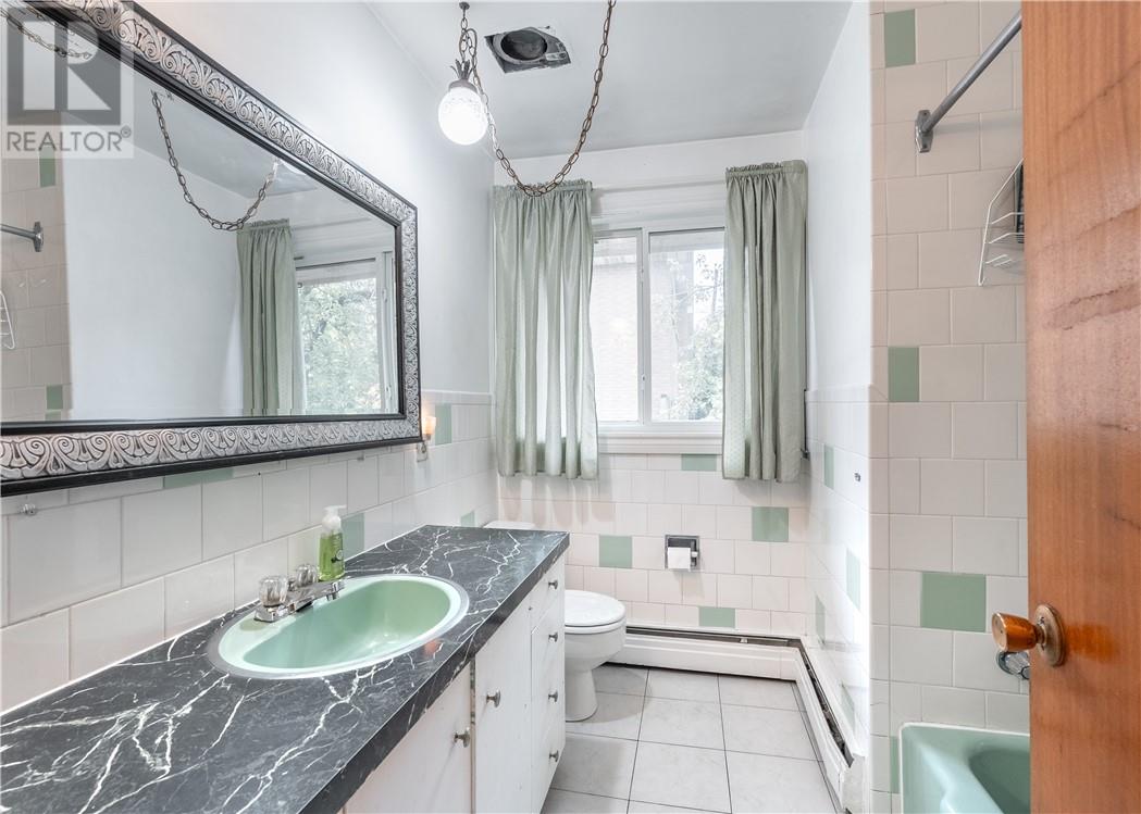 593 Danforth Avenue - Image 16