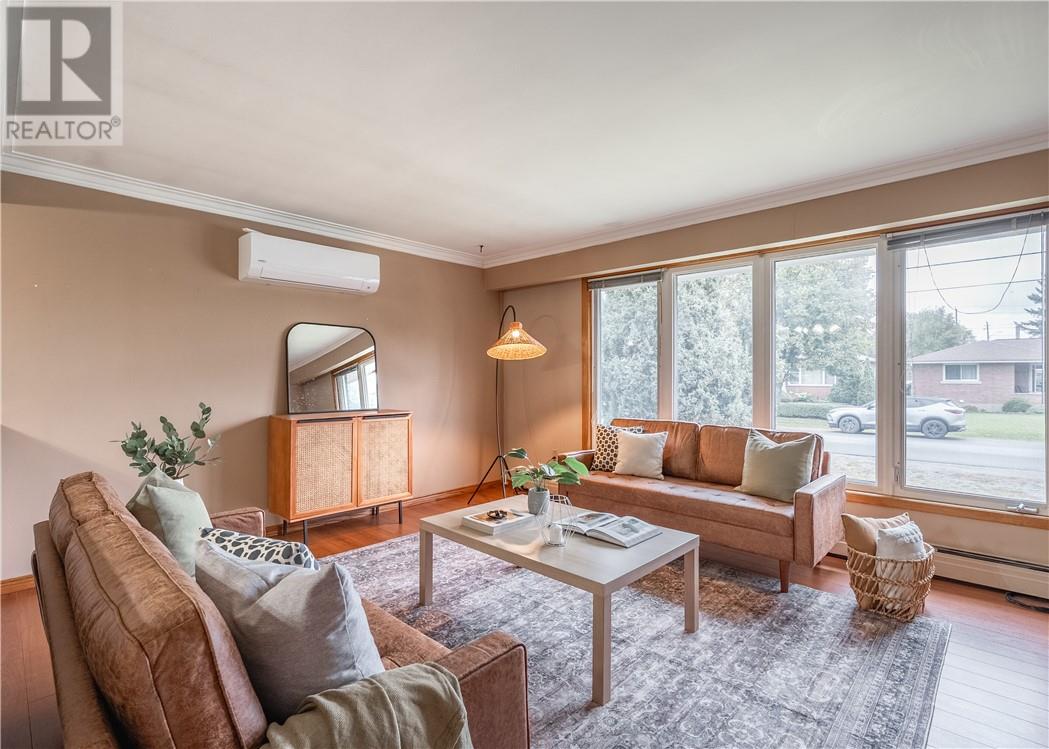 593 Danforth Avenue - Image 4