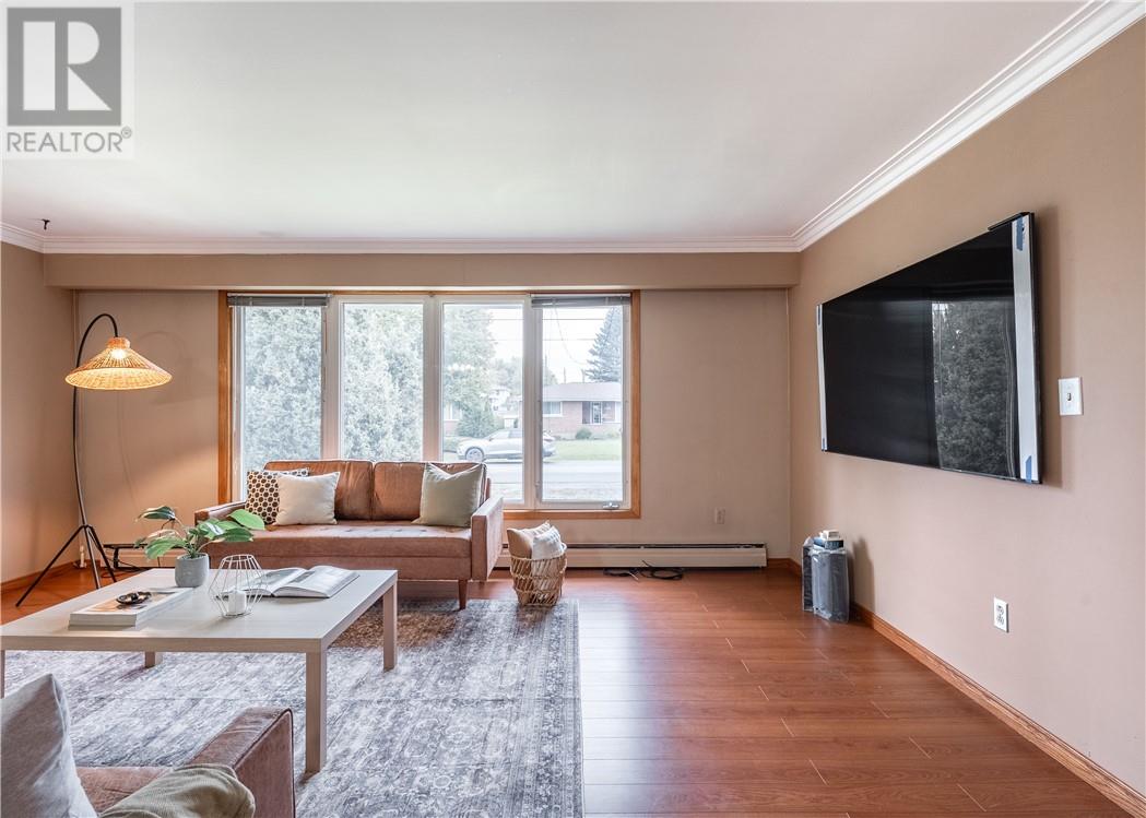 593 Danforth Avenue - 6