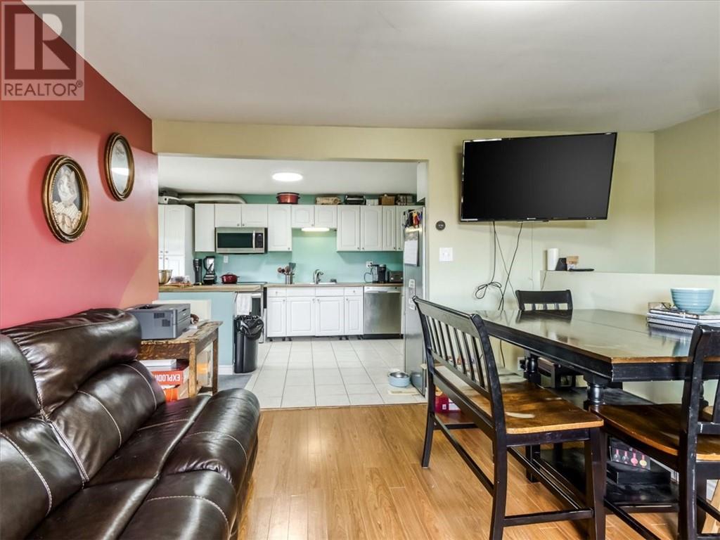 33 Graham Road - 12