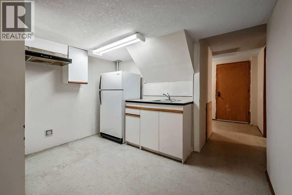 56 Bernard Way NW - 26