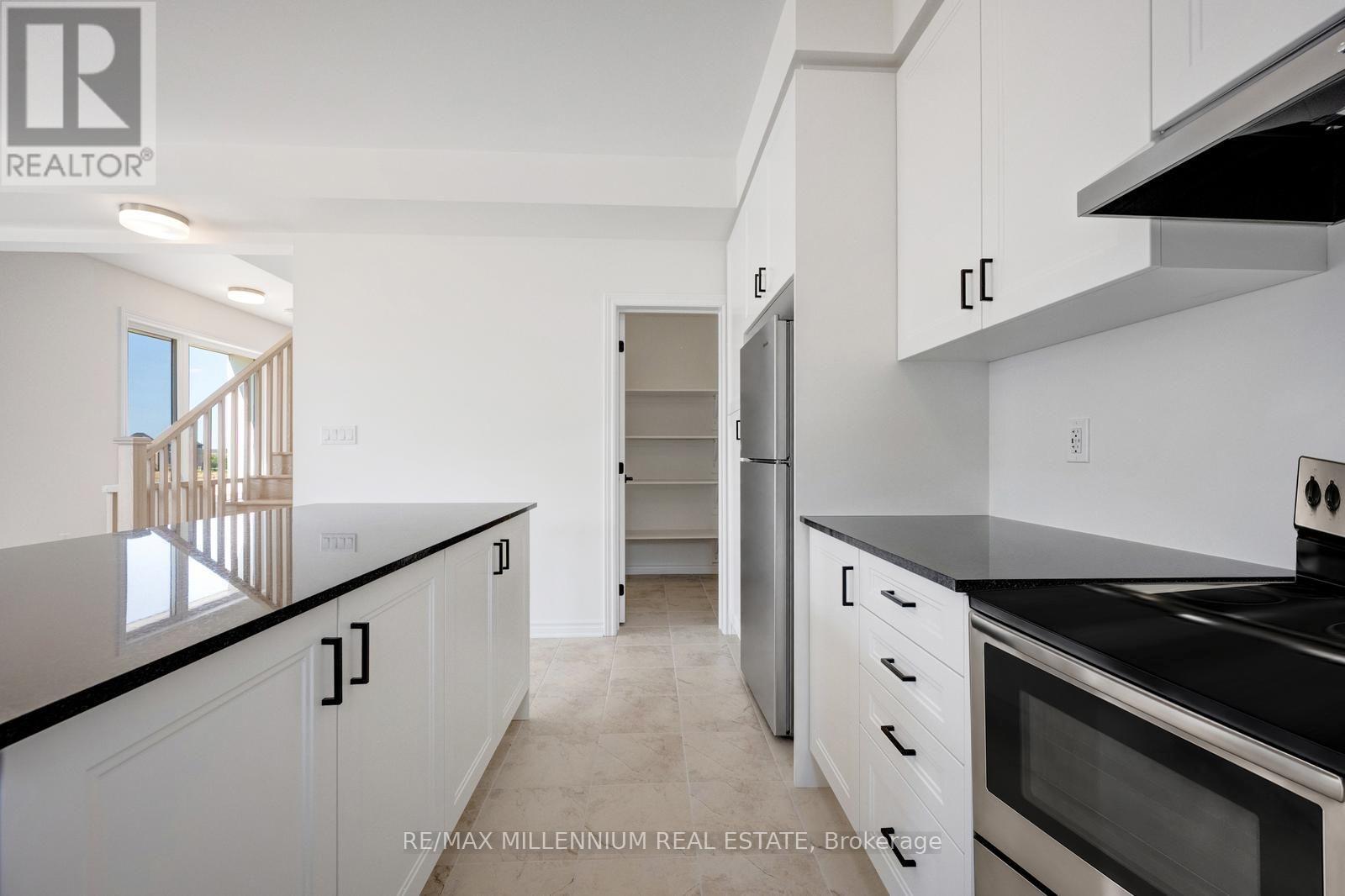 36 Thornbird Crescent — photo 8