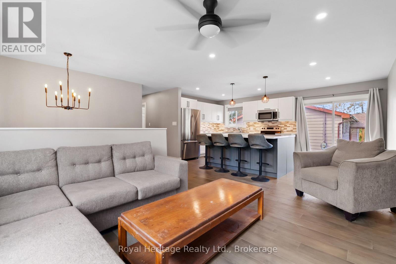 48 SILVER BIRCH STREET - 7