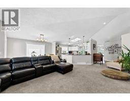 Family room - 22 Penland Way Ne, Medicine Hat, AB T1C1X2 Photo 17