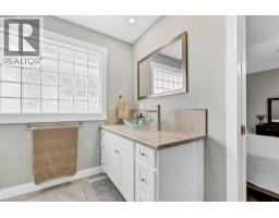 22 Penland Way Ne, Medicine Hat, AB T1C1X2 Photo 28