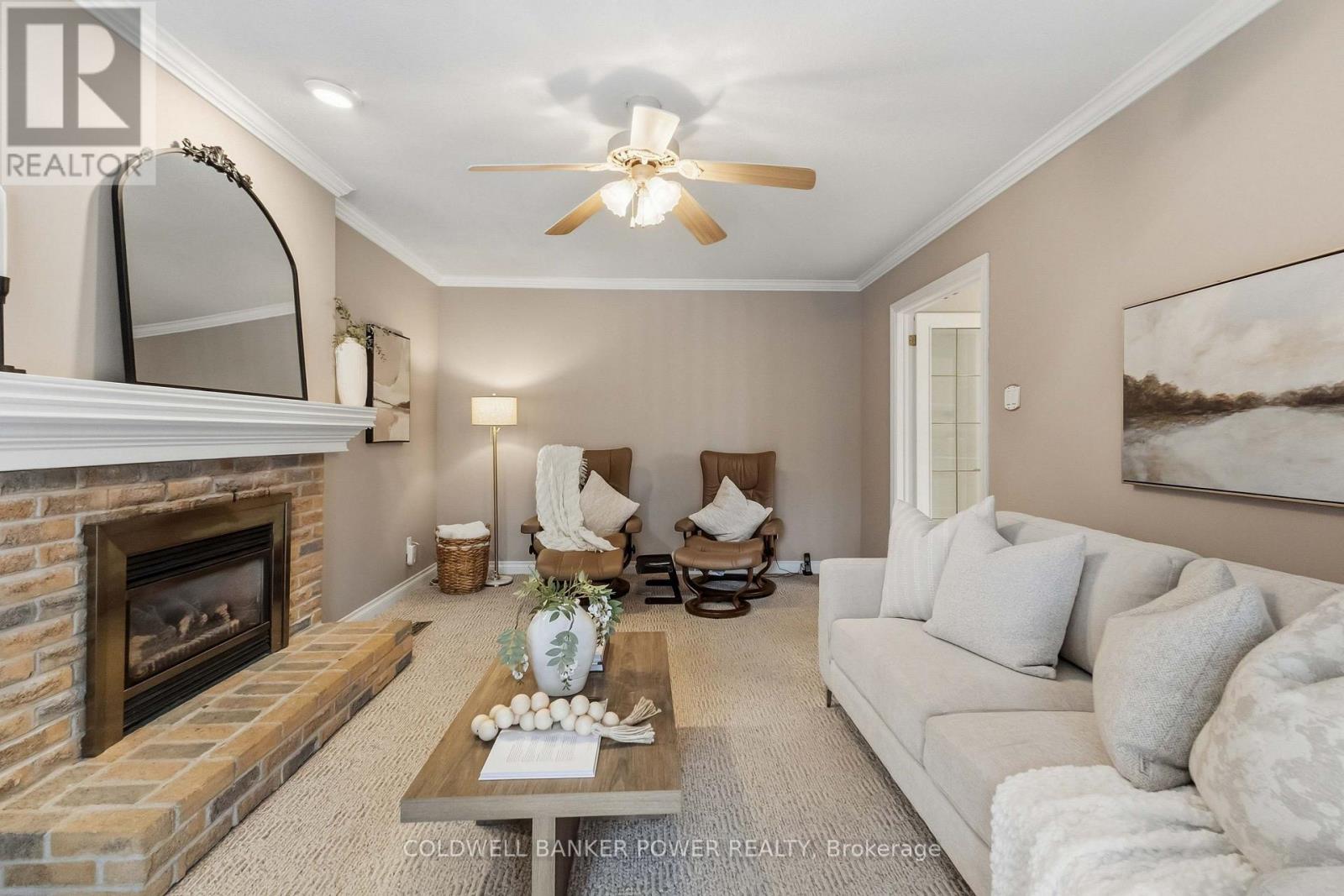 30 FOUR OAKS CRESCENT - Image 16
