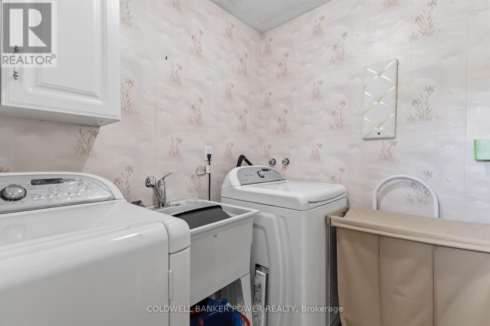 30 FOUR OAKS CRESCENT - Image 18