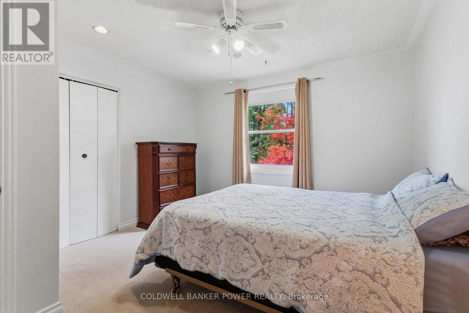 30 FOUR OAKS CRESCENT - Image 26