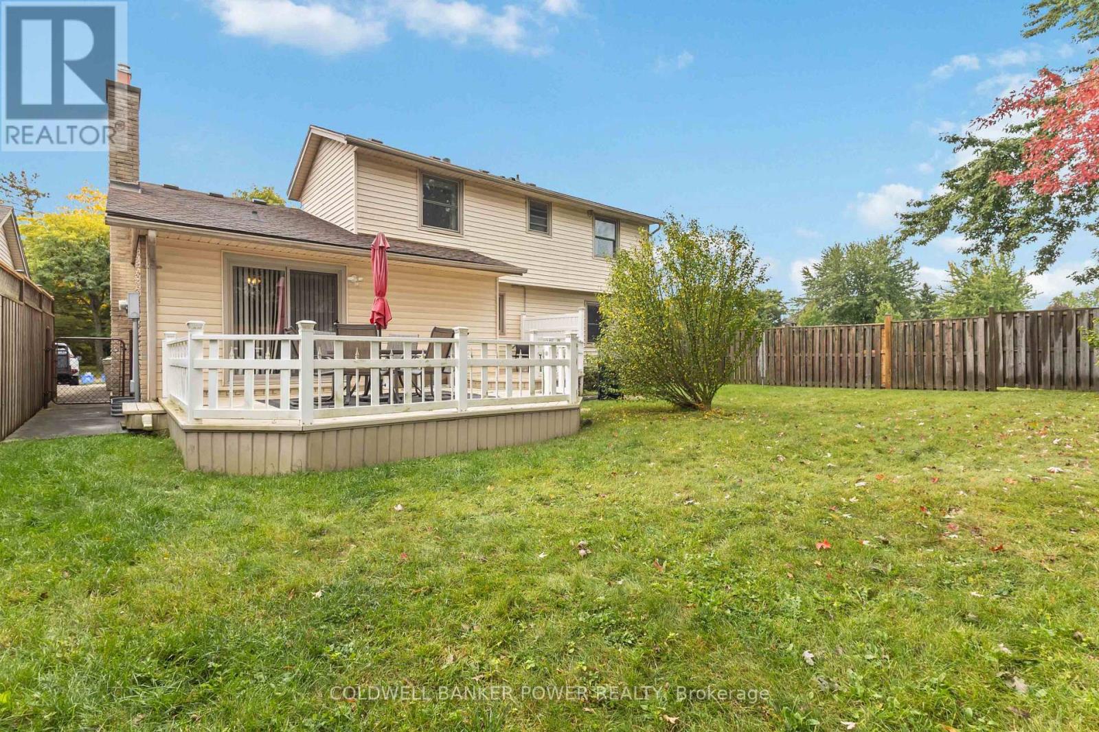 30 FOUR OAKS CRESCENT - Image 33