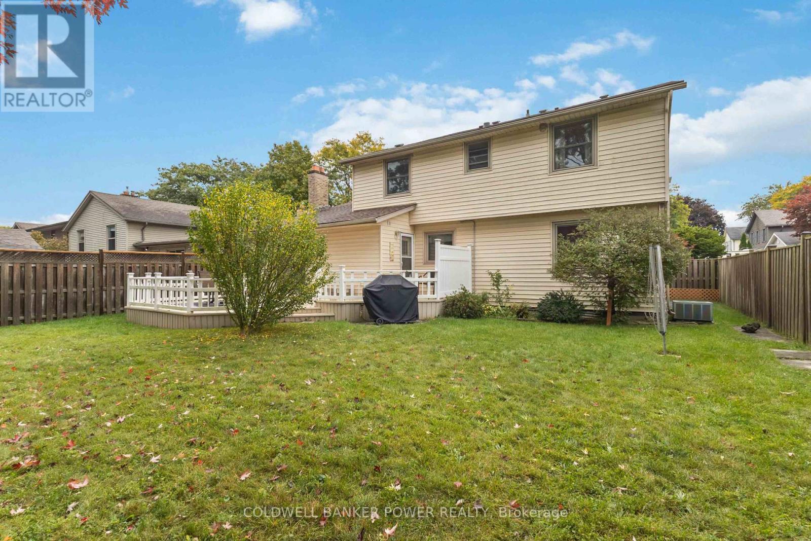 30 FOUR OAKS CRESCENT - 35