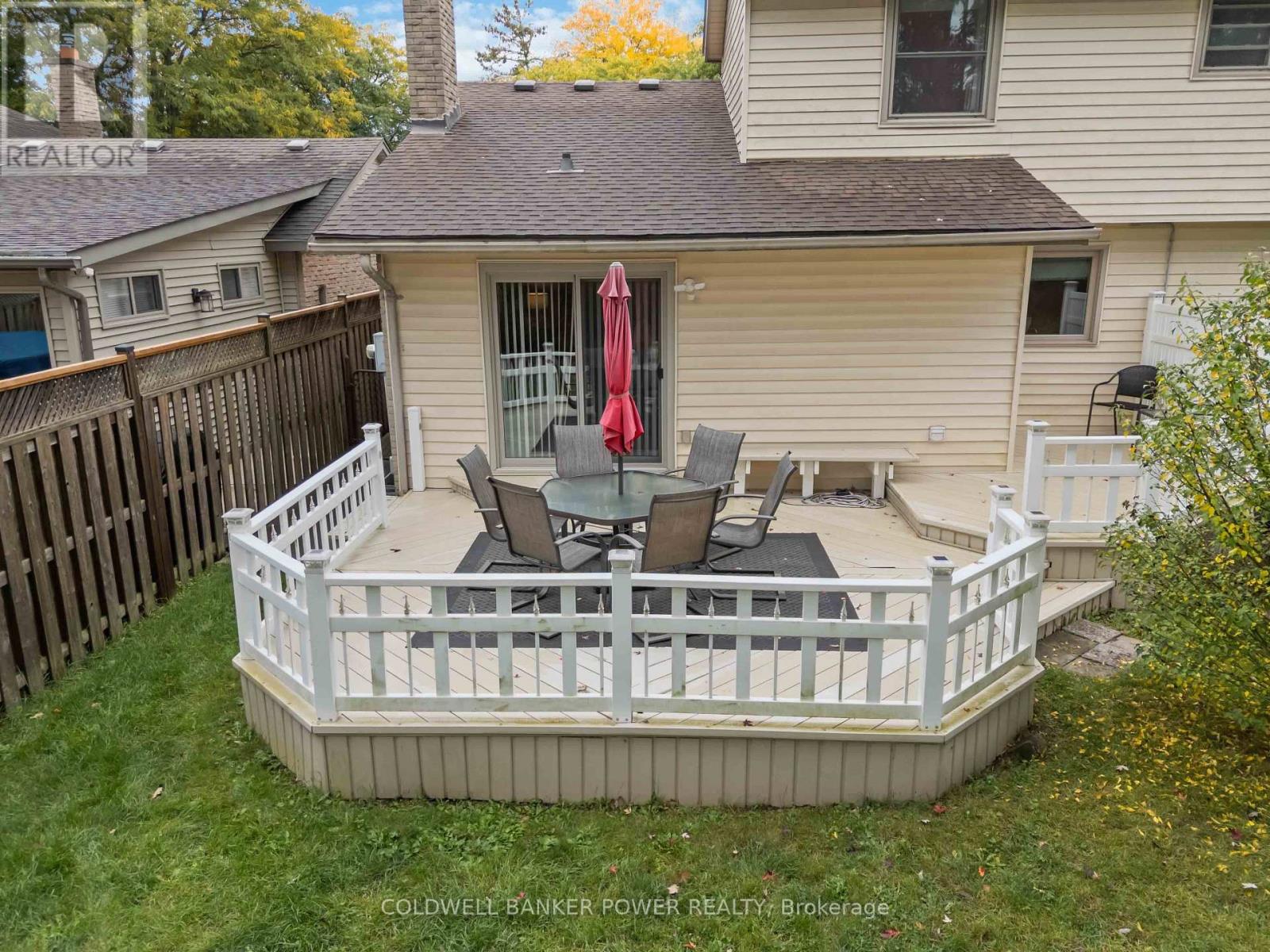 30 FOUR OAKS CRESCENT - 41