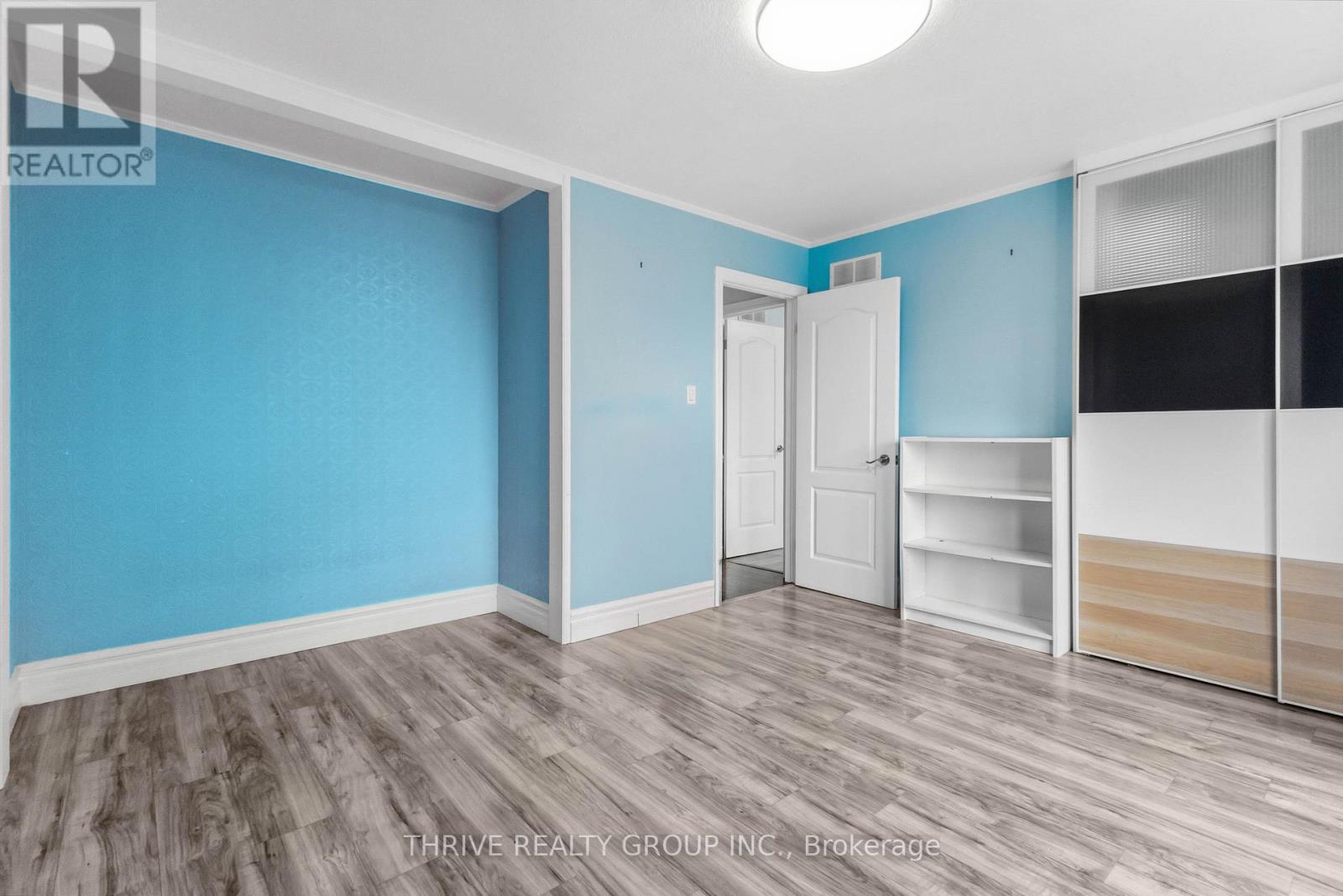 400 Skyline Avenue North — photo 20