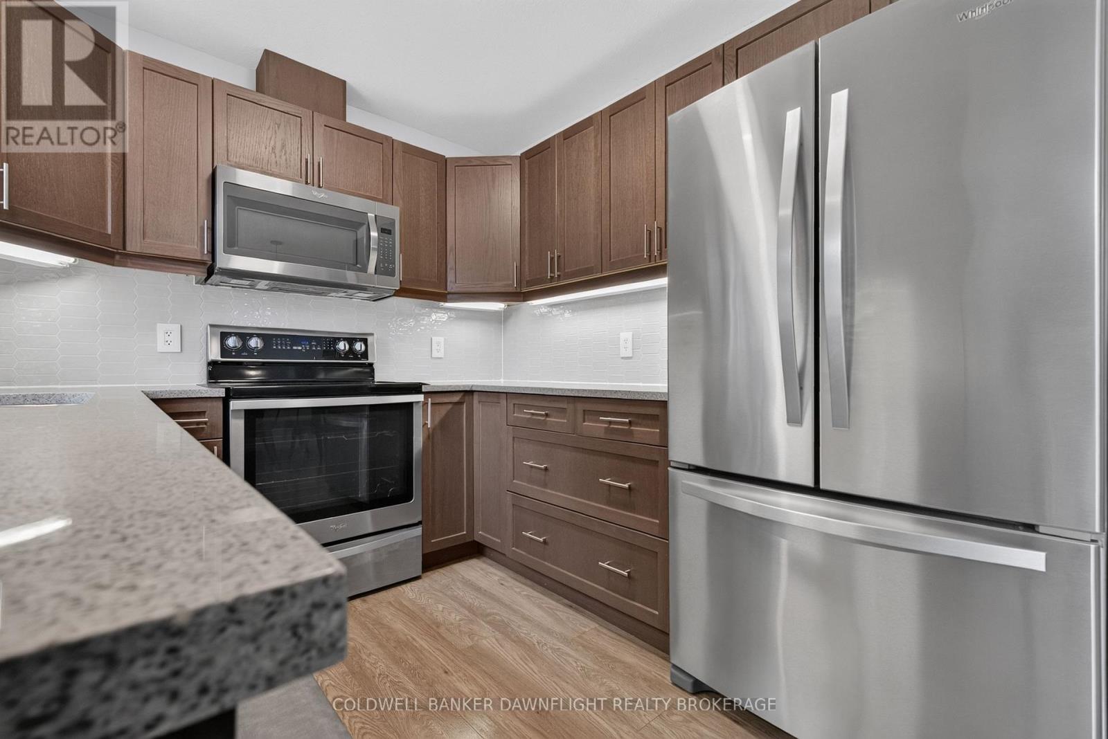 #83 1061 EAGLETRACE DRIVE - 15