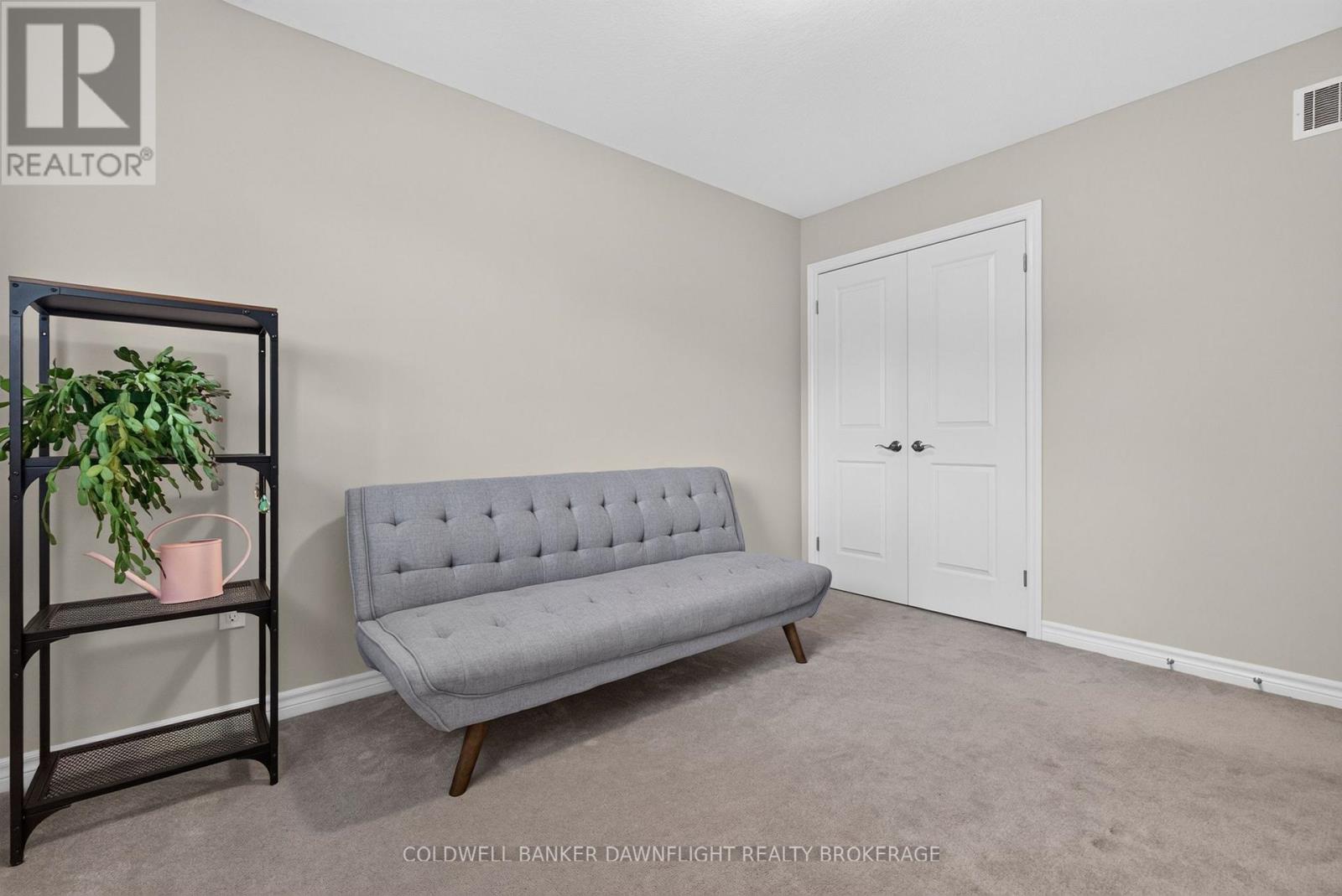 #83 1061 EAGLETRACE DRIVE - Image 29