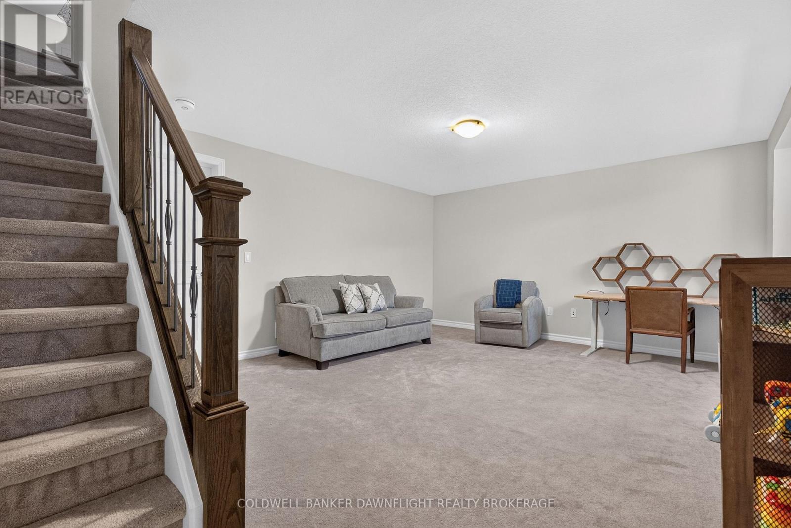 #83 1061 EAGLETRACE DRIVE - 30