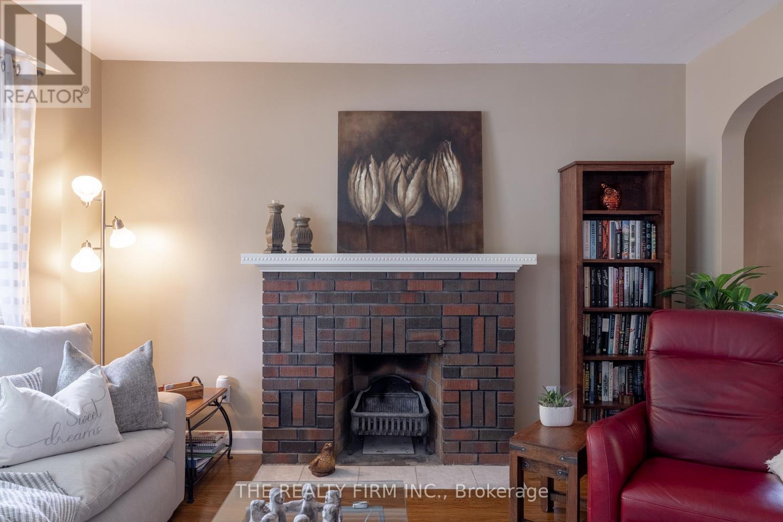 384 Spruce Street — photo 16