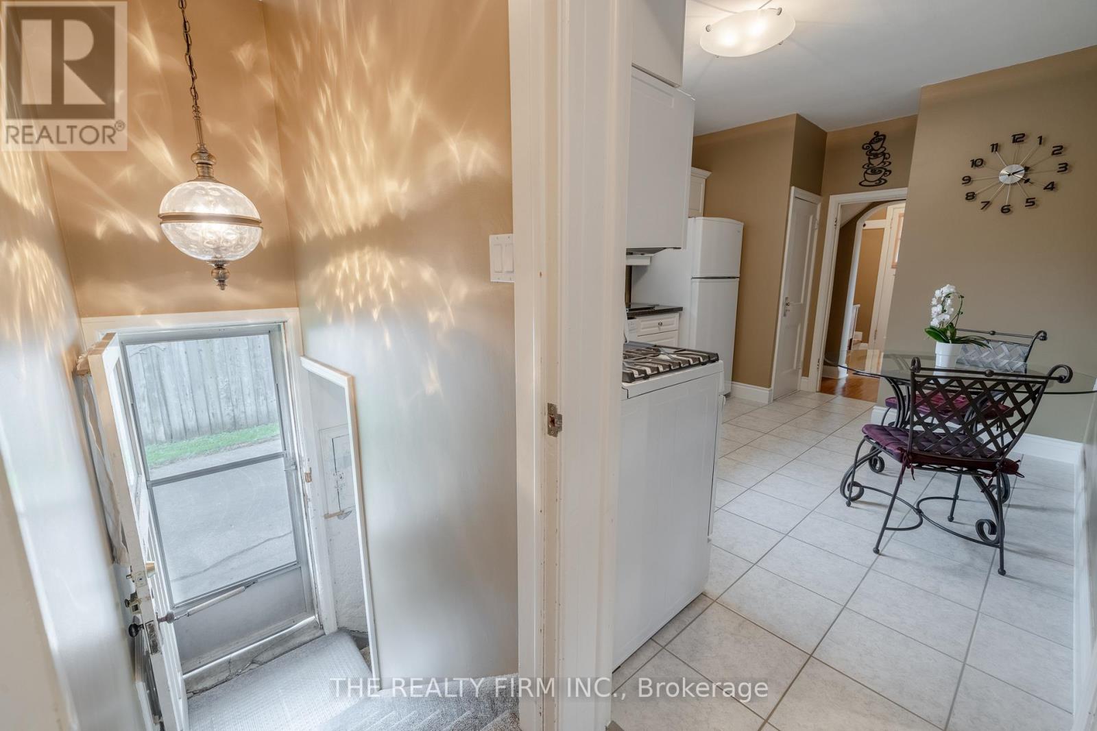 384 Spruce Street — photo 30