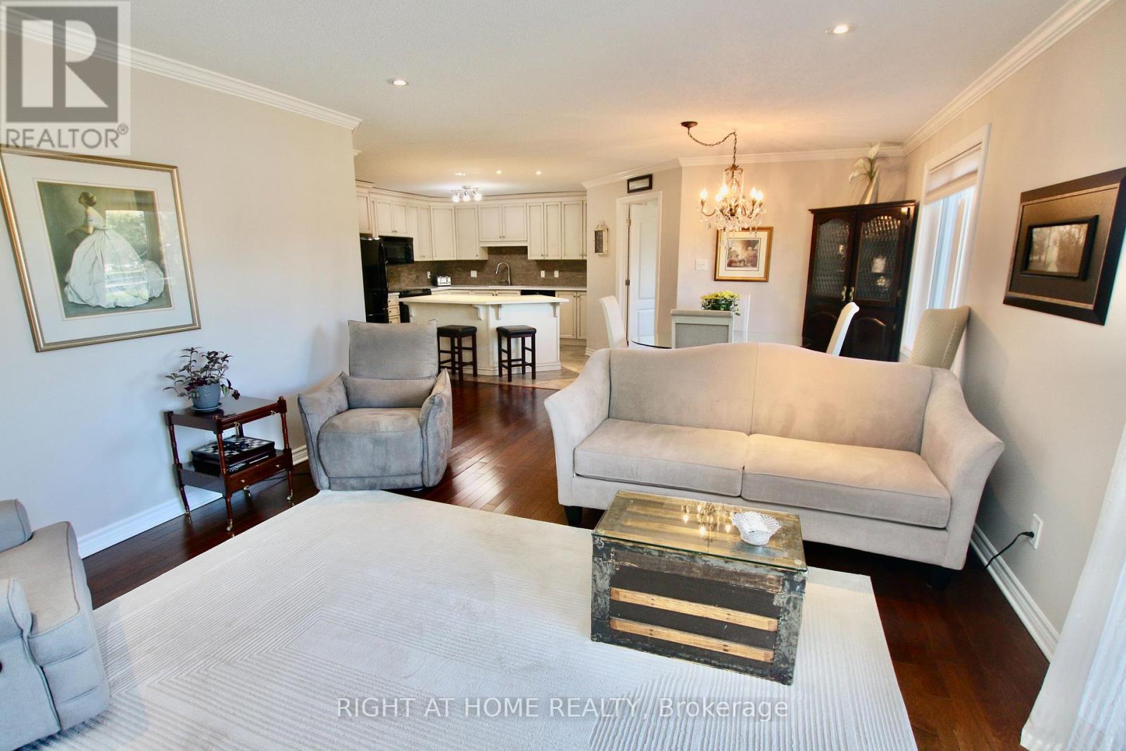 #301 2 WARNER STREET - 22