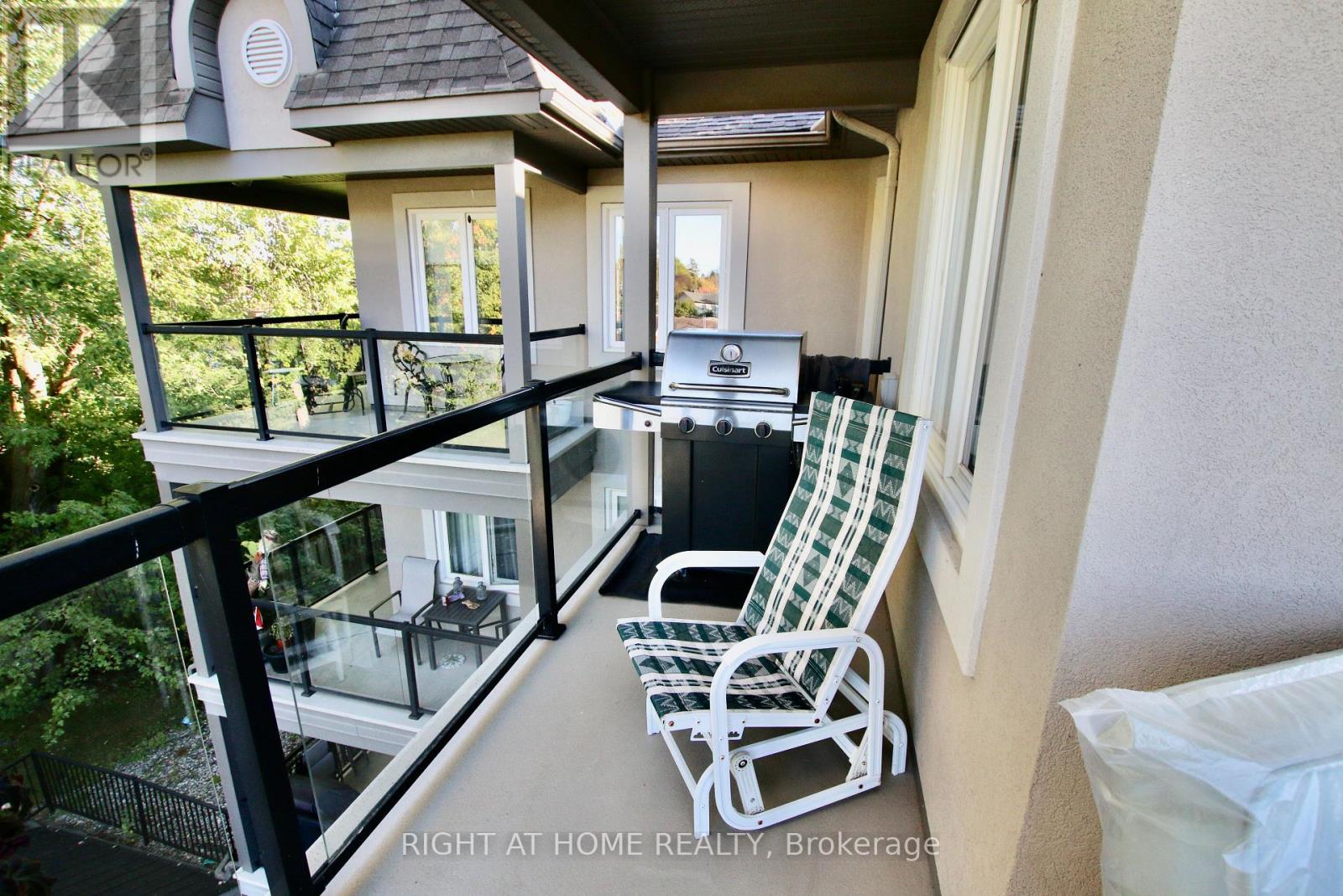 #301 2 WARNER STREET - Image 32