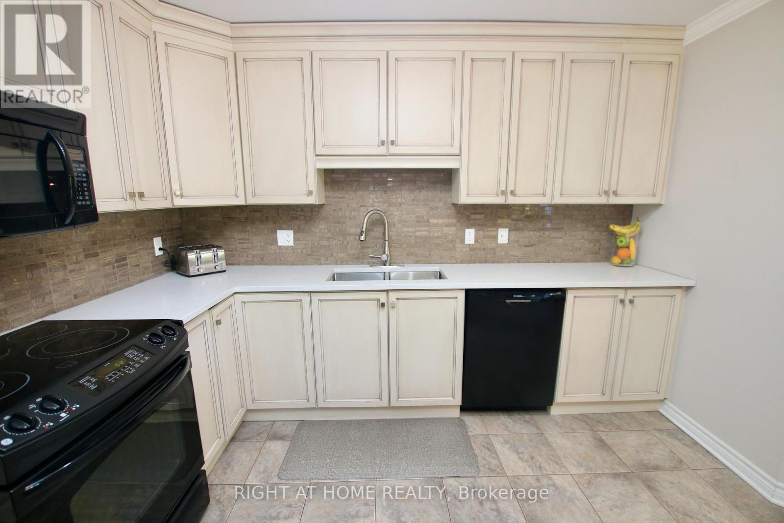 #301 2 WARNER STREET - 7