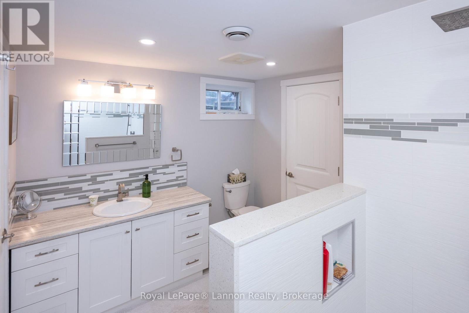 2519 SCOTT DRIVE - 22