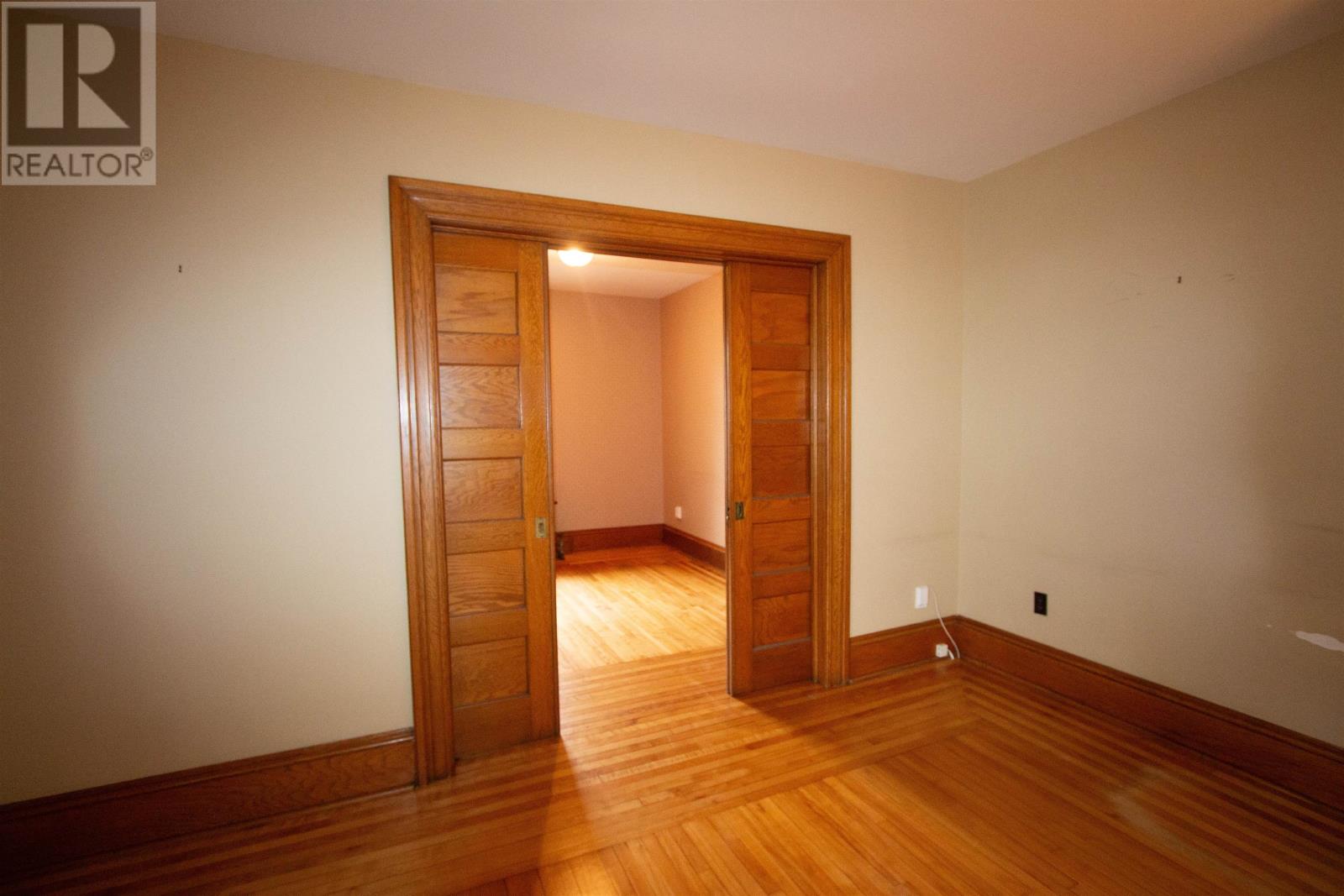 211 Notre Dame Street - 10