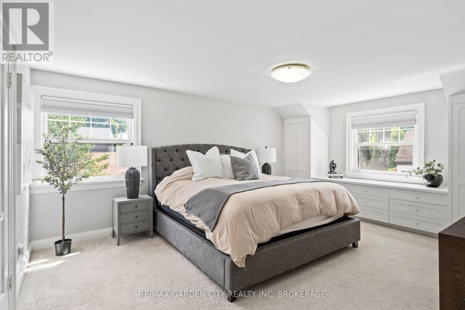 6751 BARKER STREET - 23