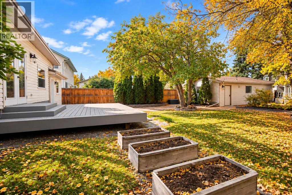 Listing photo – 3721 44A Avenue, Red Deer
