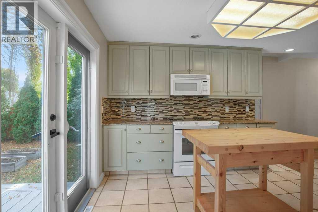 Listing photo – 3721 44A Avenue, Red Deer