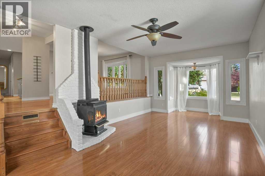 3721 44A Avenue - 38