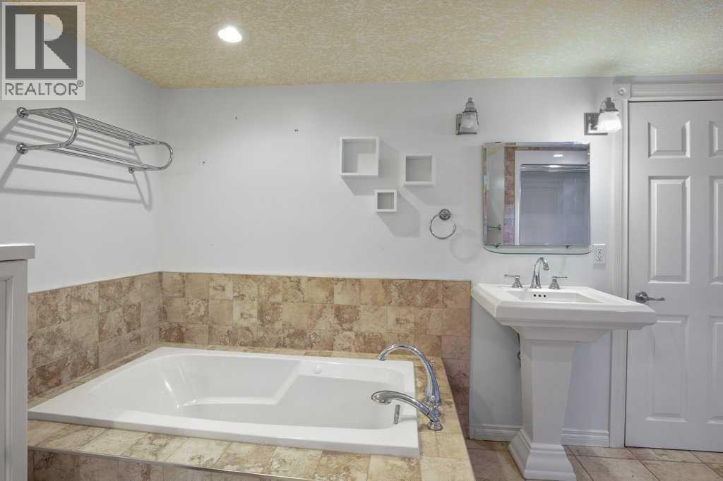 3721 44A Avenue - 47