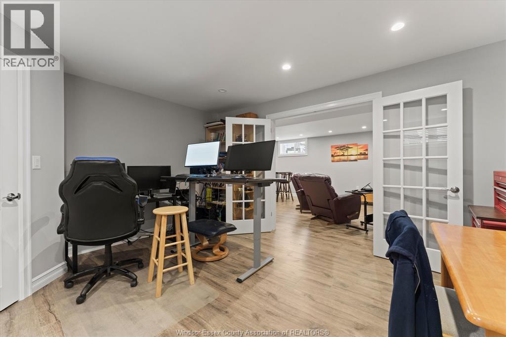 120 GOLFVIEW DRIVE - 29