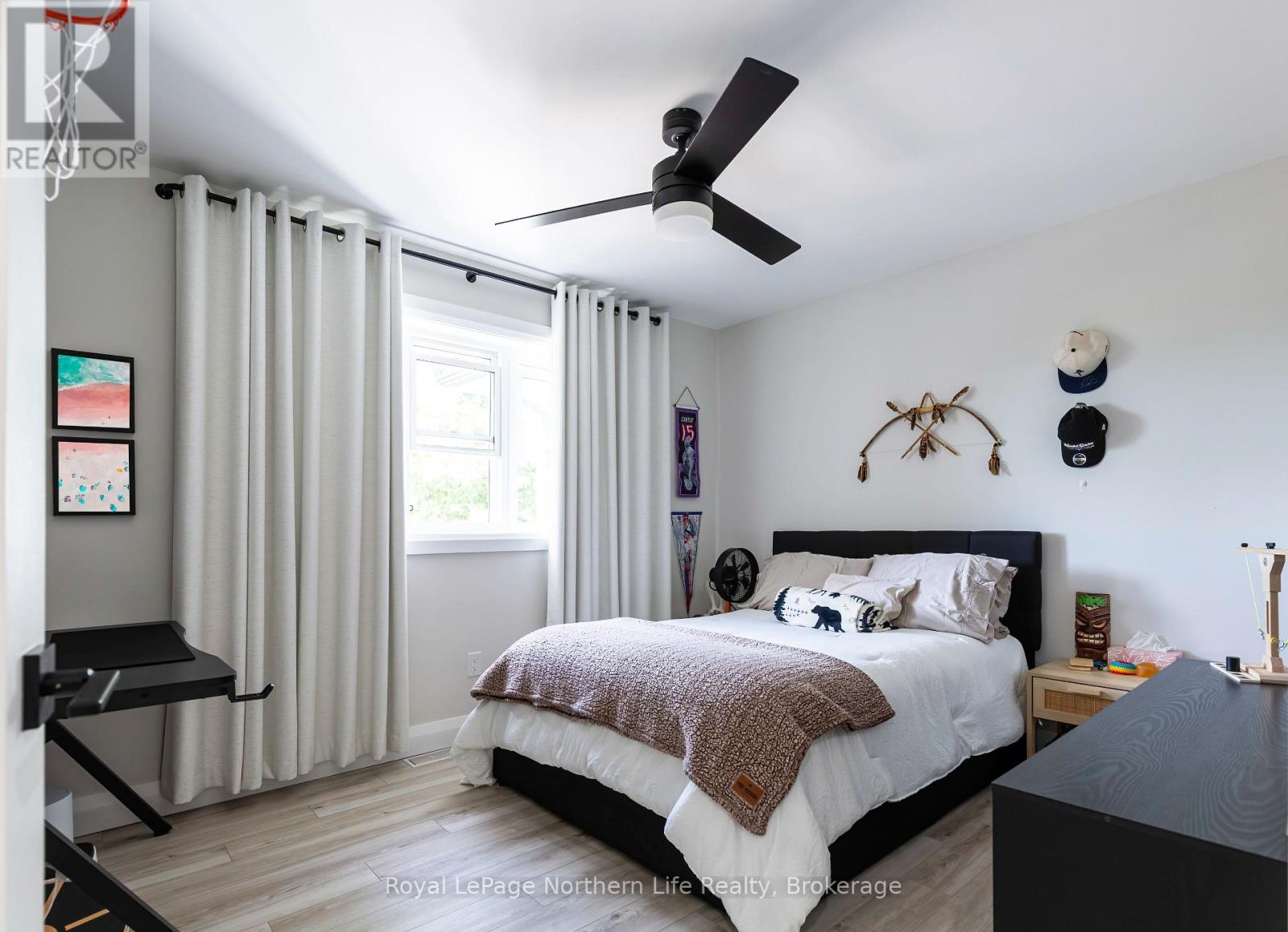 90 YOUNG DRIVE - Image 28