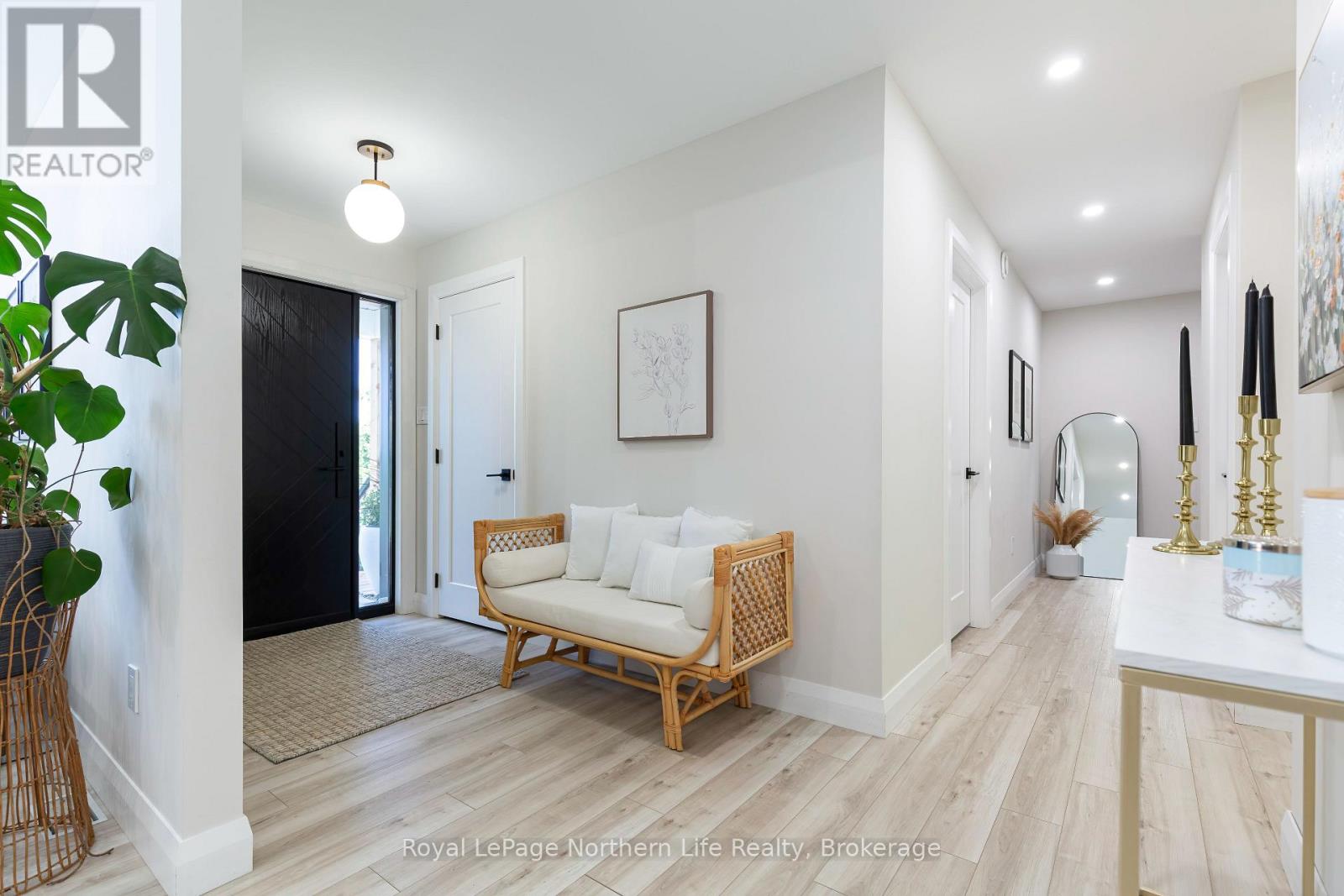 90 YOUNG DRIVE - Image 4