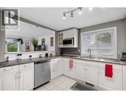 219 26 Avenue NE - photo 7