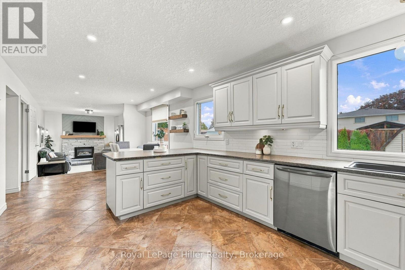 133 BRAEMAR CRESCENT - 11