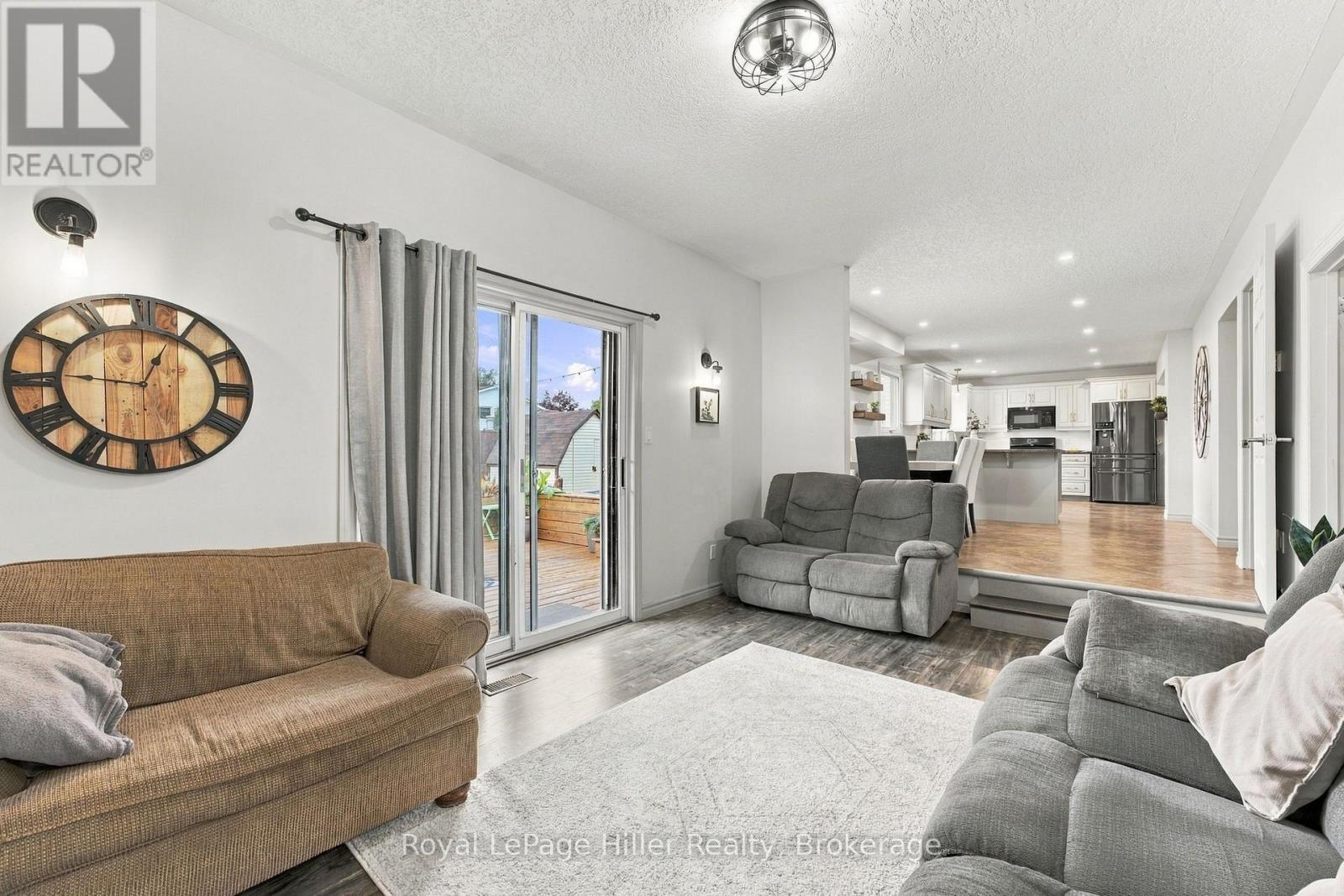 133 BRAEMAR CRESCENT - 18