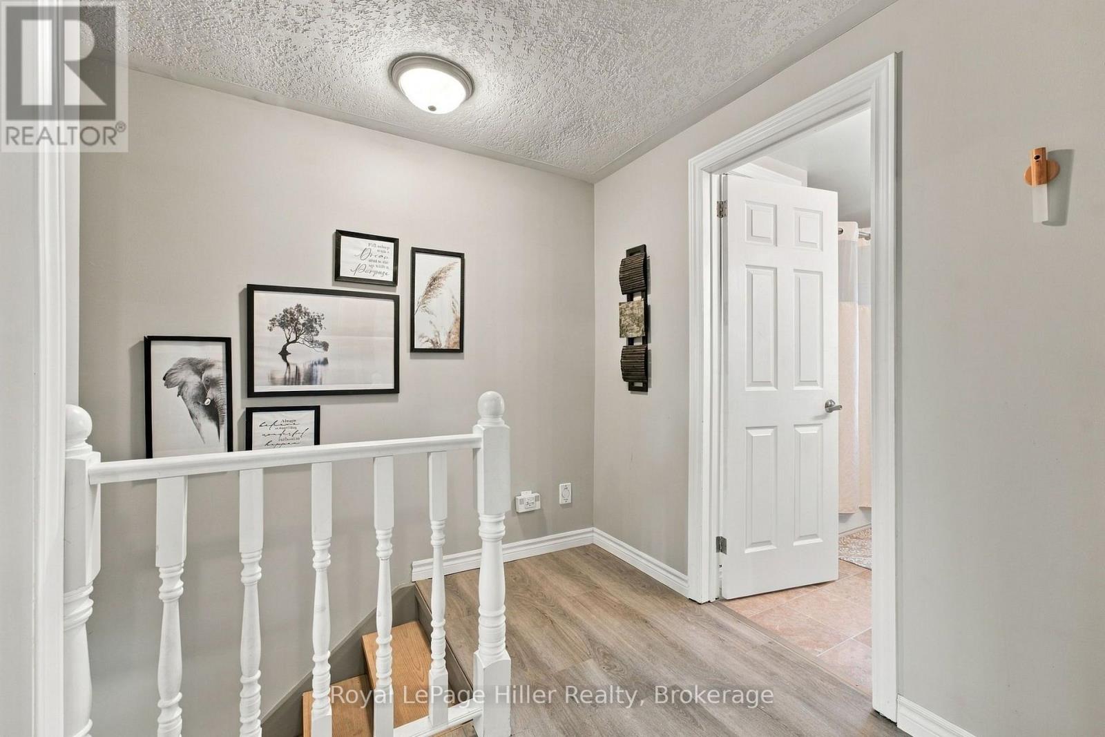 133 BRAEMAR CRESCENT - 21