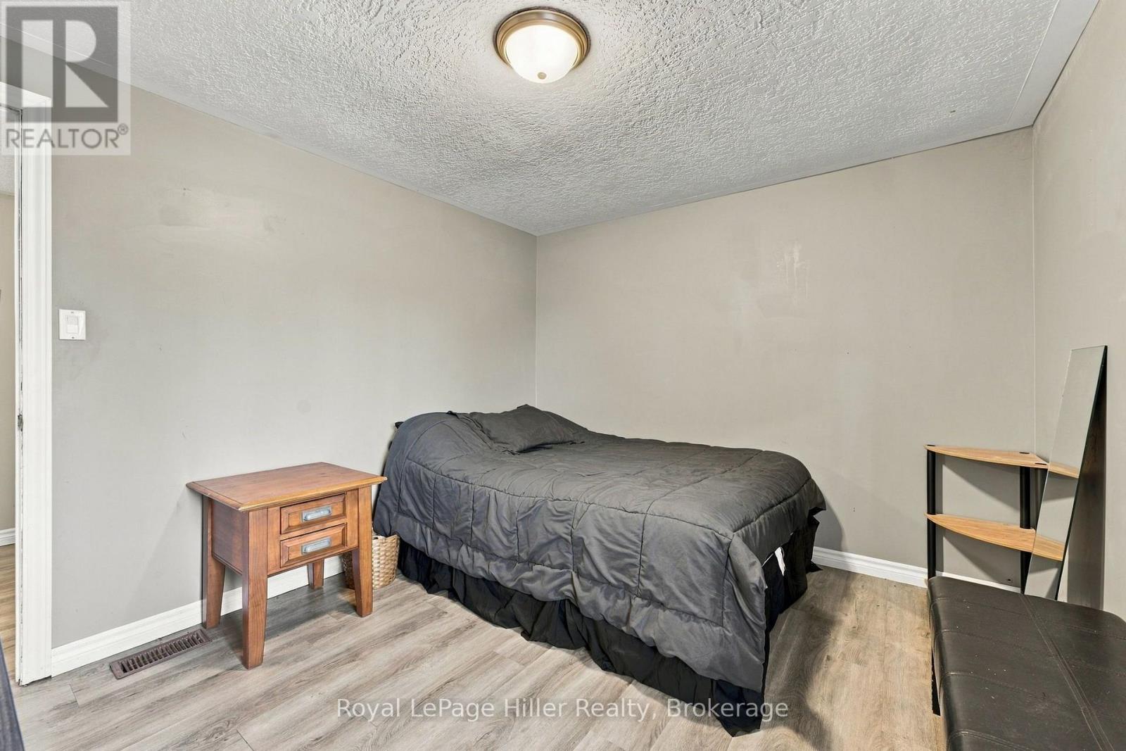133 BRAEMAR CRESCENT - 23