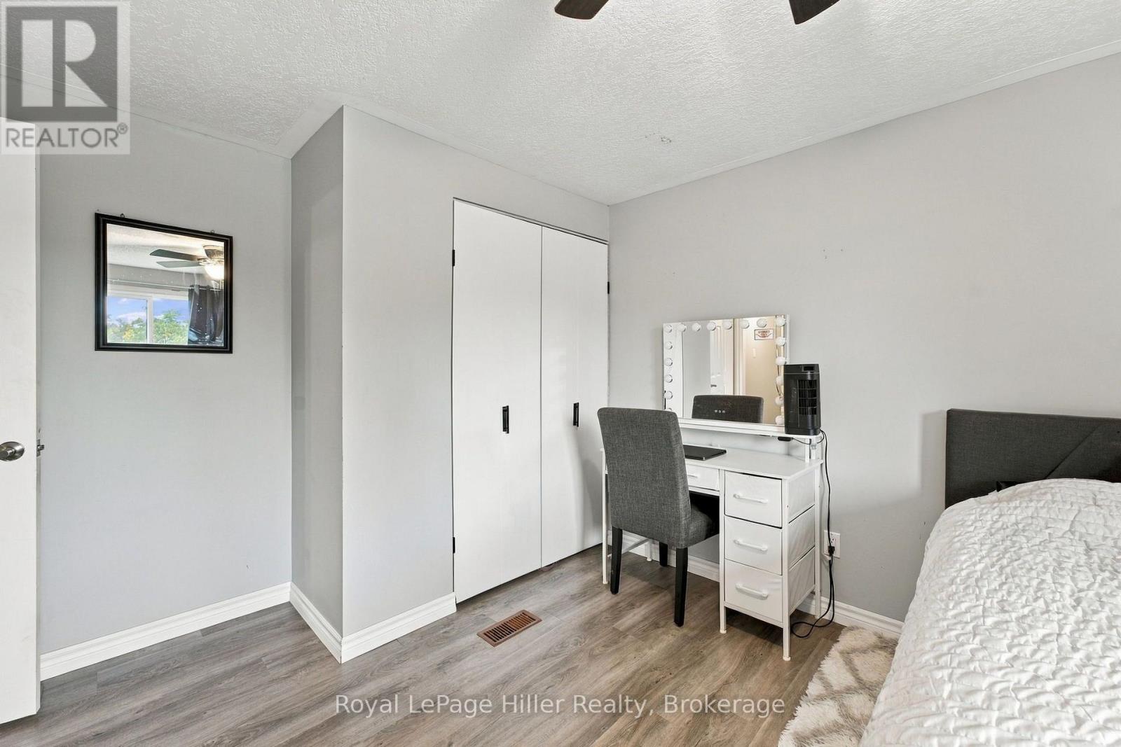 133 BRAEMAR CRESCENT - 27
