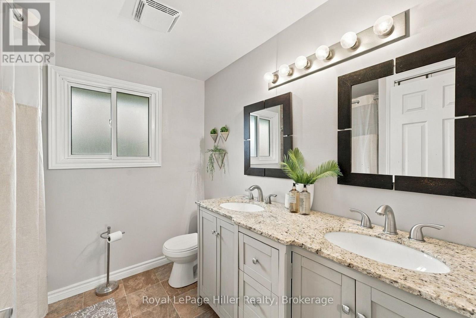 133 BRAEMAR CRESCENT - 28